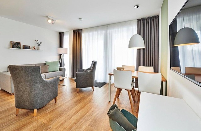 Vacation apartment close to the beach with large balcony incl. use of swimming pool & sauna -