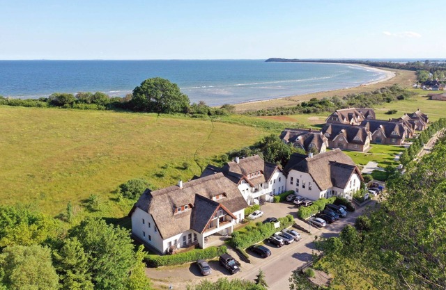 Vacation apartment close to the beach with its own terrace - Strandhaus Mönchgut FeWo 02 -
