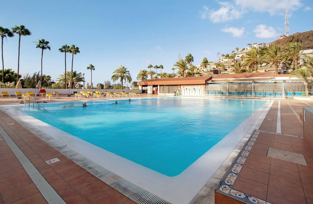 Vacation Apartment 'Vista Roja' with Sea View, Wi-Fi and Air Conditioning