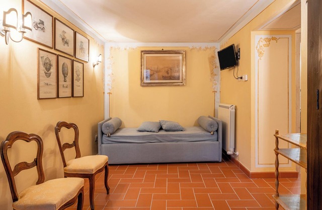 Vacation apartment "Grillo Rosso Taverna" with fireplace