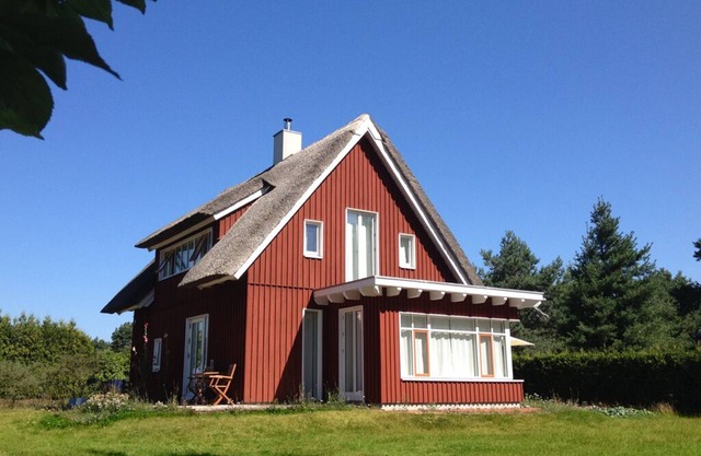 Vacation apartment in a thatched wooden house - very quiet and idyllic location