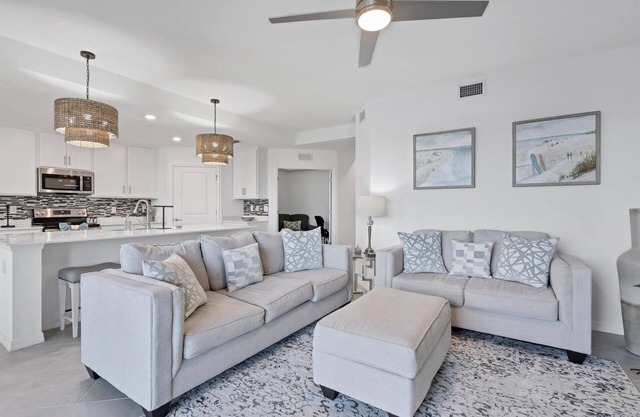 🥇 Vacation Condo with Social Clubhouse Membership Transfer (CH1100)