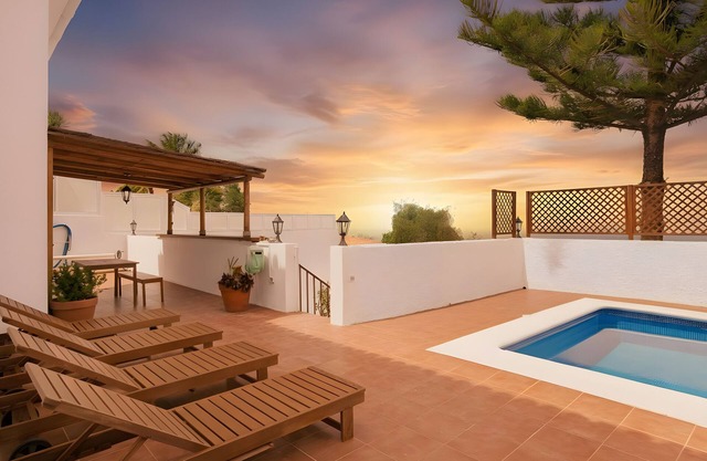 Vacation Home 'Chousa' with Sea View, Wi-Fi and Air Conditioning