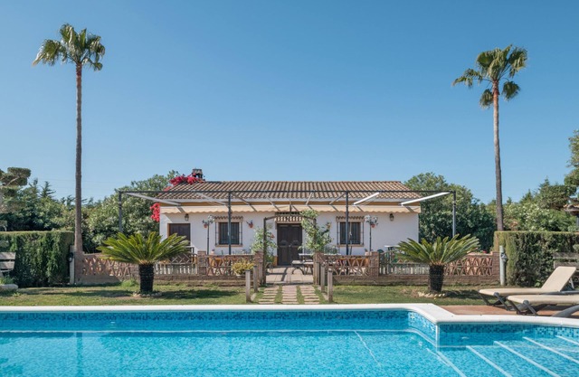Vacation Home "El Laure" with Mountain View, Private Pool & Wi-Fi