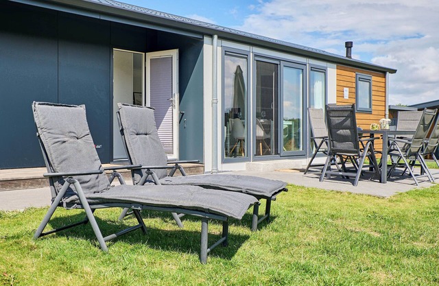 Vacation home Haus am See with terrace and family-friendly facilities