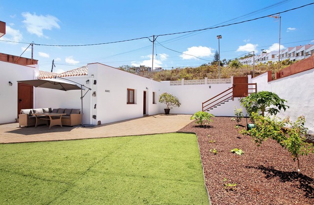 Vacation Home "Marhec" with Sea View, Private Terrace & Wi-Fi