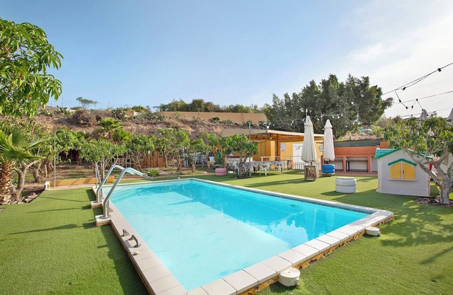 Vacation Home "Vidalenta El Salobre" with Mountain View, Private Pool & Wi-Fi