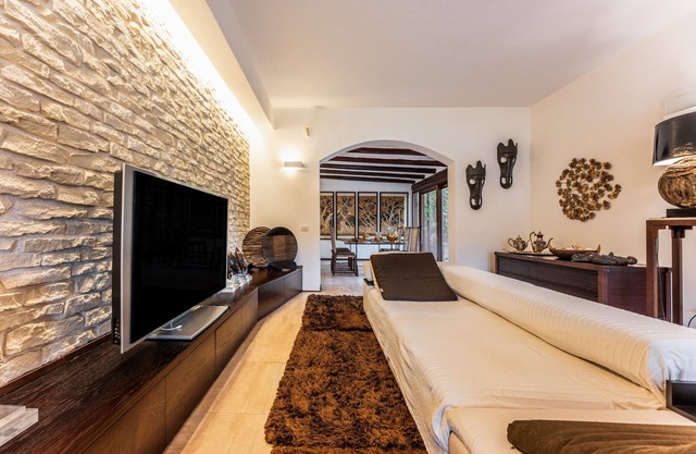 Vacation Home "Villa Rokkaria" with Private Terraces, Shared Tennis Court & Wi-Fi