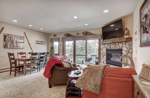 Vacation in style with everything you'd want at Liftside Retreat!