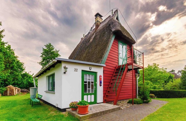 Vacation in the Boddenidyll in Wieck a. Darß: Enjoy peace and nature