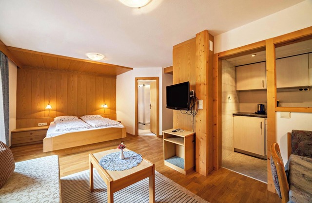 Vacation Apartment "Moosmair 2" with Mountain View, Wi-Fi, Balcony & Garden