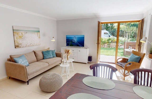 Vacation oasis close to the beach with sun terrace on the Baltic Sea, for up to 4 people.