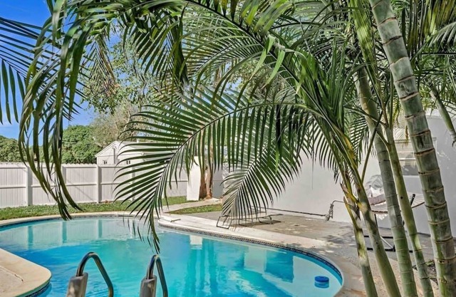 Vacation pool home Tranquil