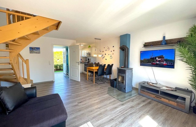 Vacation semi-detached house "Schäferhund" with the garden on the west beach in the Baltic seaside resort of Thiessow