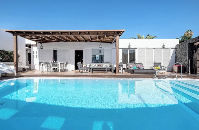 Vacation Villa 'Fae' with Private Pool, Private Terrace and Wi-Fi