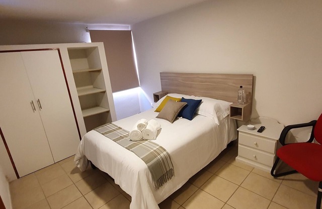 Vancouver room/comfy and safe/2per.