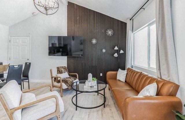 Vanellie Home - 3 bed 2 bath
