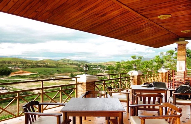Vansana Plain of Jars Hotel