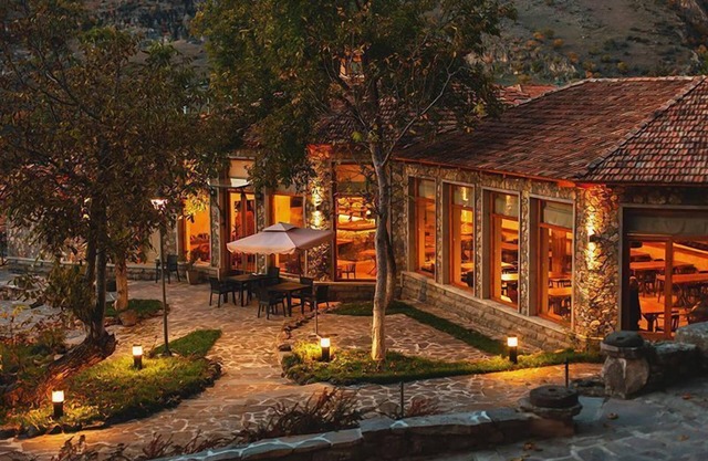 Vardzia Resort