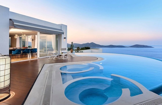 Vasilissa Villa - Four Bedroom Resort, Sleeps 8