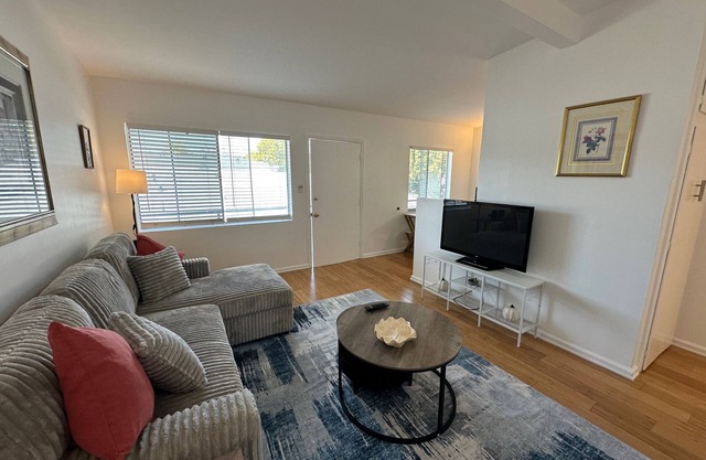 Venice Apartment with Parking F