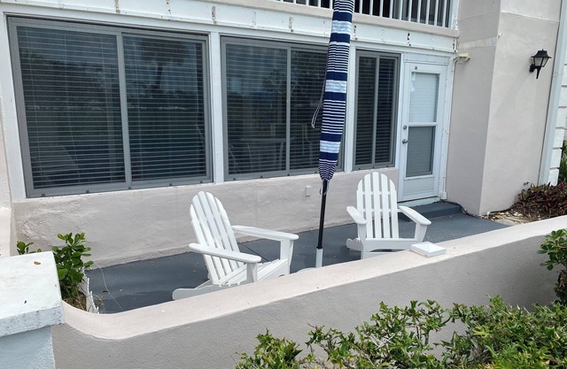 Venice Condo w/Full Country Club Membership