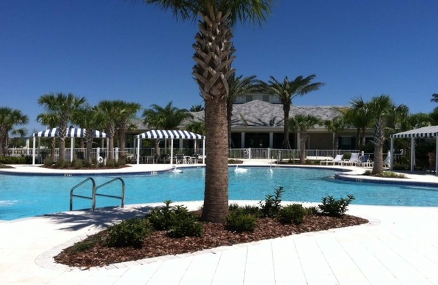 Venice FL Villa- 2 Bed & Den in Gated Resort Community