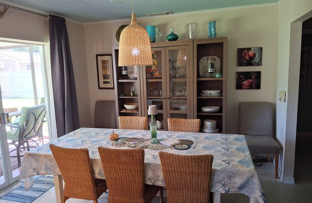 Venice Island Golden Beach, 3 bedroom 2 bath beach house, 8 houses from beach