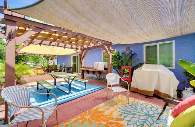 Vero Beach Home w/ Pool Access, Near Beaches!