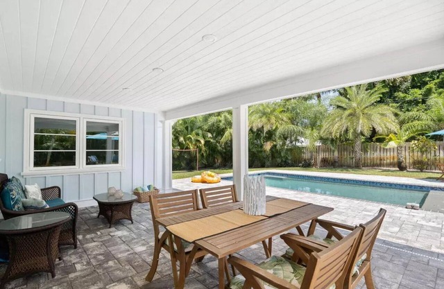 Vero Beach lifestyle steps to town and beach.