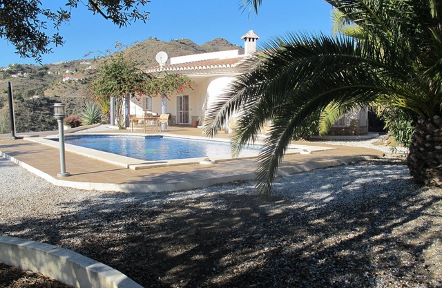 VERY BEAUTIFUL VILLA IN A QUIET LOCATION WITH GREAT VIEW SEA AND MOUNTAIN