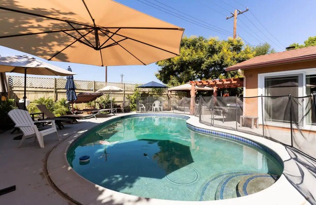 Very Cute Simi Valley 1 Bedroom Guest Apartment w/pool