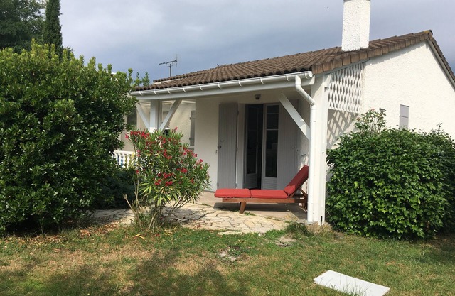 Very nice and cozy house 10 minutes from the Bassin