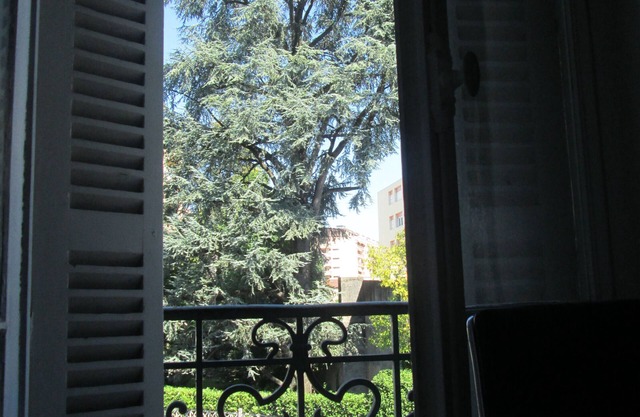 Very nice, comfortable apartment in a quiet area 10 minutes' walk from the town center