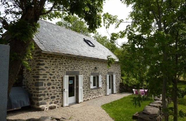 Very nice Gite 5 places at the foot of the Plomb du Cantal