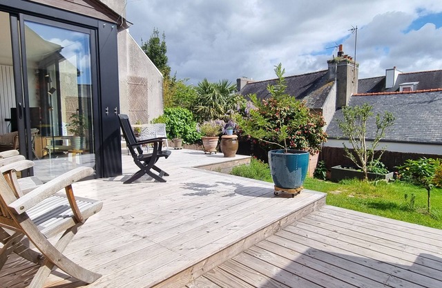 Very pretty villa with enclosed garden in the heart of Concarneau