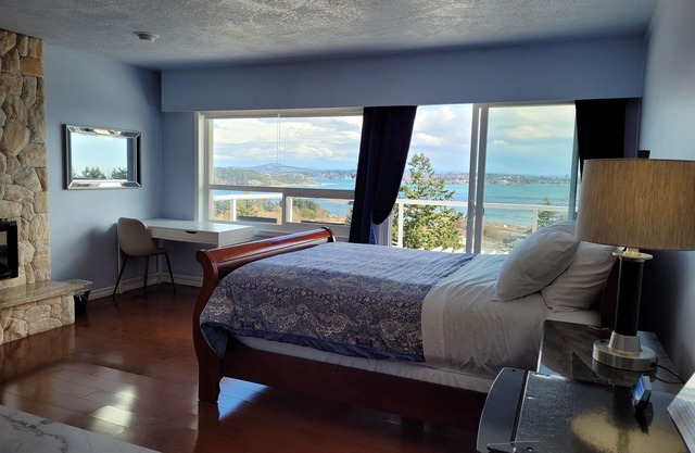 Victoria Ocean view B&B House