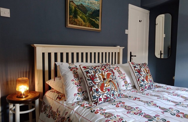 Victorian terraced house with two en-suite bedrooms