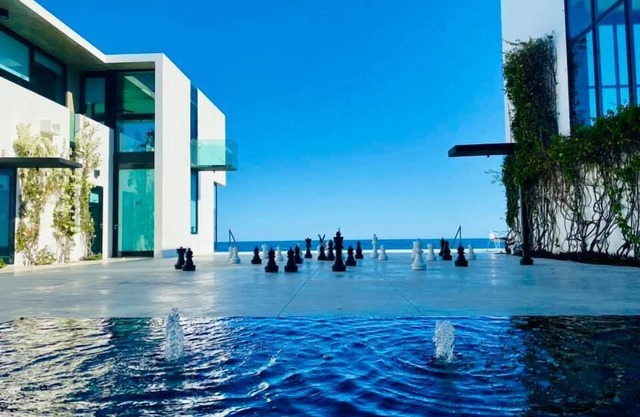 Vidasoul Hotel and Crossroads Country Club Restaurant