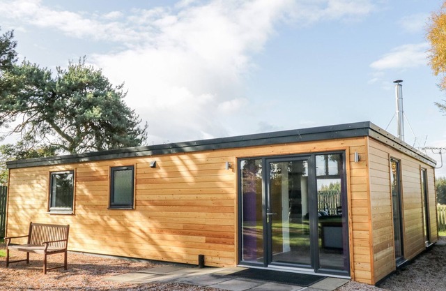 VIEWFIELD, family friendly, with a garden in Culloden