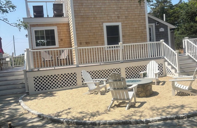 Views Of Cape Cod Bay at Campground Beach, A/C, Heat, Wifi, Outdoor Shower