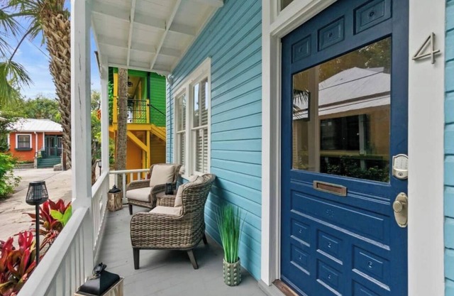 Villa 1898 “Ghost” Luxe Home- Hidden Gem in the heart of the “Oldest City”