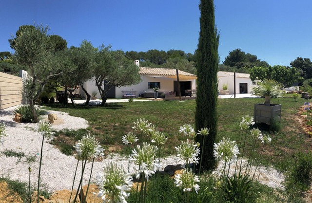 Villa 2 homes in the heart of the Var 30 minutes from the beaches