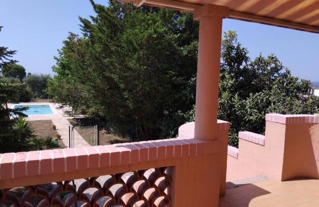 Villa 20 minutes from Nice with 4 bedrooms, swimming pool, parking and panoramic sea view
