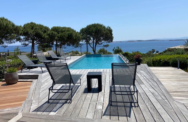 VILLA 6 PEOPLE sea view on islands lavezzi with private pool