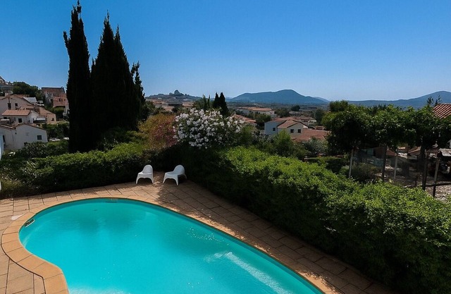 Villa 8 pers with pool comfort & tranquility