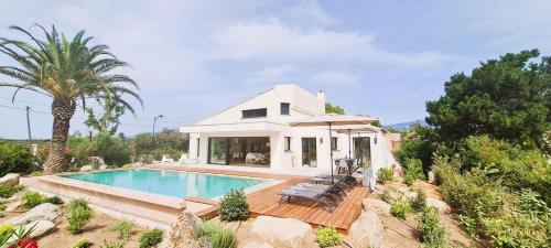 Villa Acqua 12 pers piscine chauffée accès direct plage