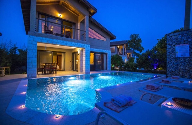 Villa Alanza - Two Bedroom Villa, Sleeps 4