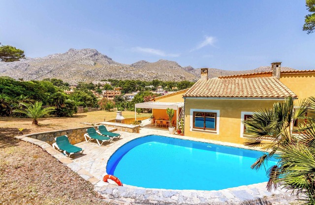 Villa Alexandria - Three Bedroom Villa, Sleeps 7