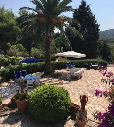 VILLA ANNA Appartamenti per vacanza in casale di charme